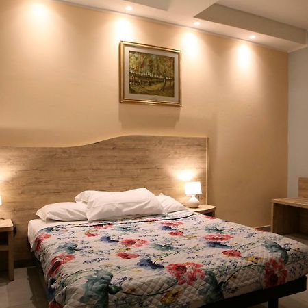 La Casa Di Nonno Giulio Bed & Breakfast Porto SantʼElpidio Eksteriør bilde