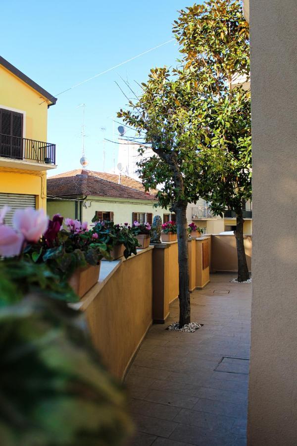 La Casa Di Nonno Giulio Bed & Breakfast Porto SantʼElpidio Eksteriør bilde