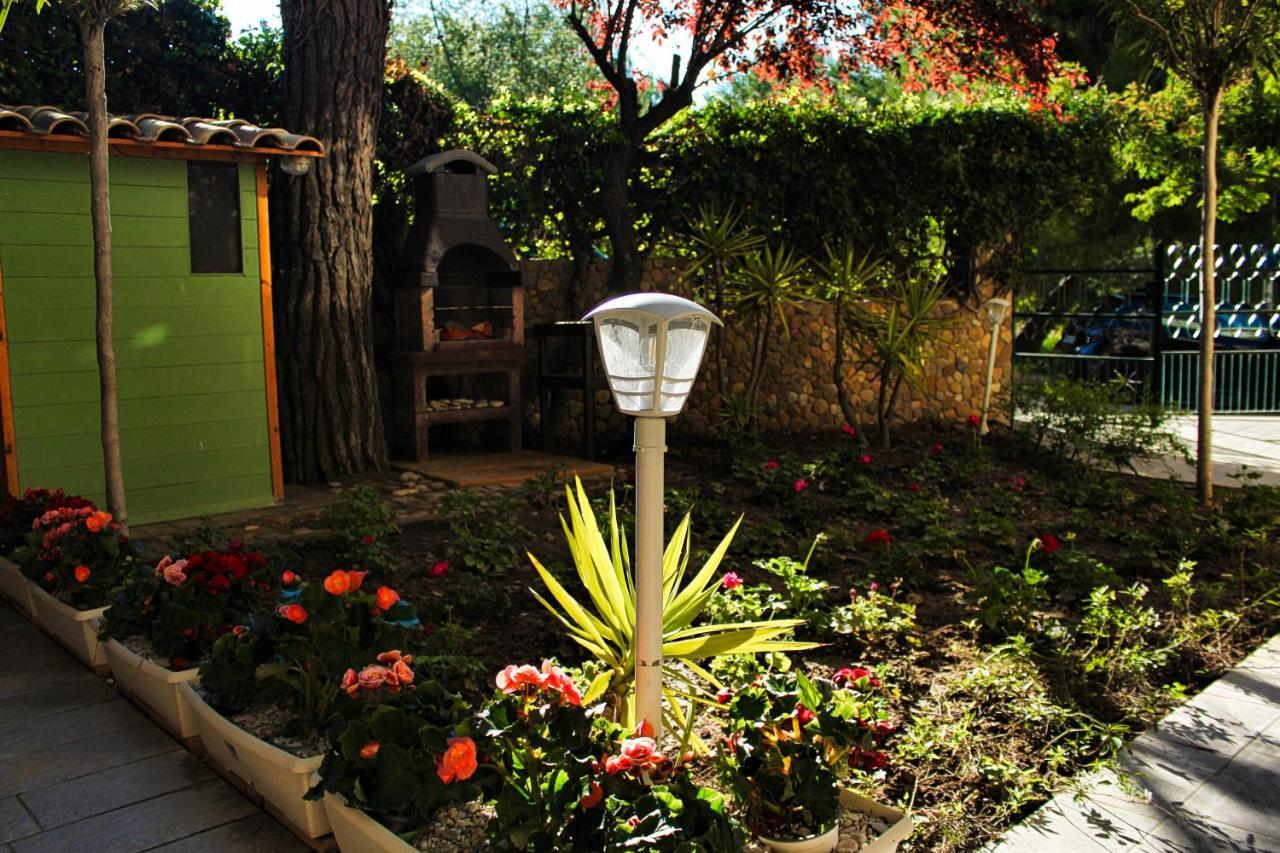La Casa Di Nonno Giulio Bed & Breakfast Porto SantʼElpidio Eksteriør bilde